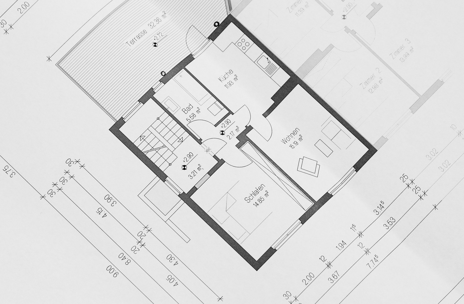 Plan d’intérieur d’un logement avec chambres et salon, prêt à réaménager pour sortir du DPE G grâce à des travaux d’isolation et ventilation.